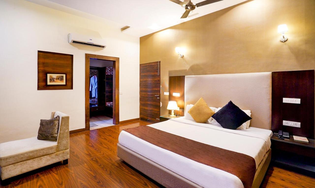 Redwood Resort Panchkula Buitenkant foto